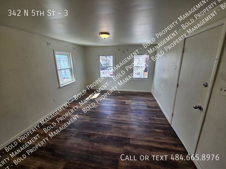 342 N 5th St #3 - Photo 5 of 14