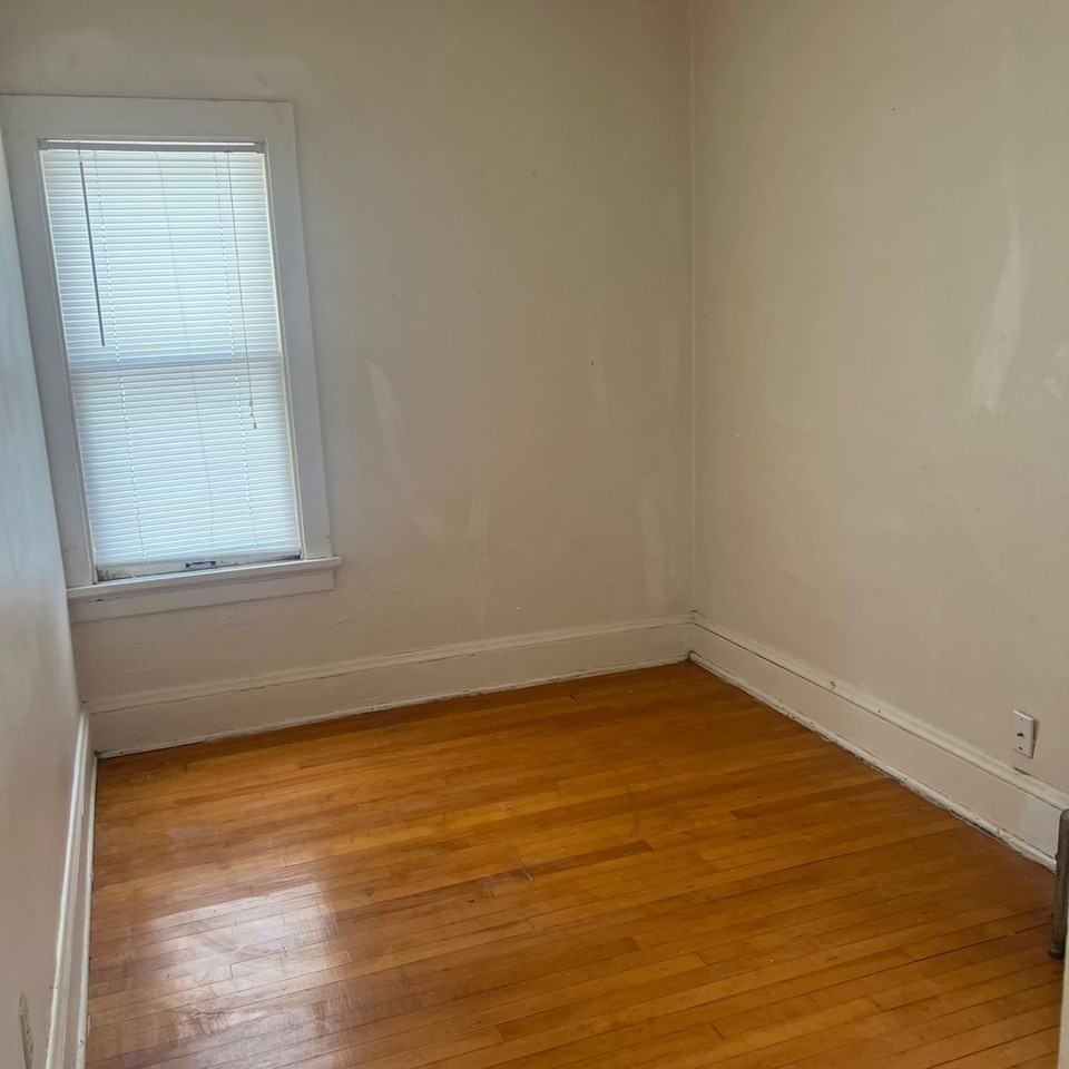 1106 E Clarke St #2 - Photo 7 of 12