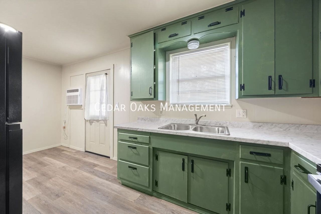 805 Morrison Pl - Photo 3 of 22