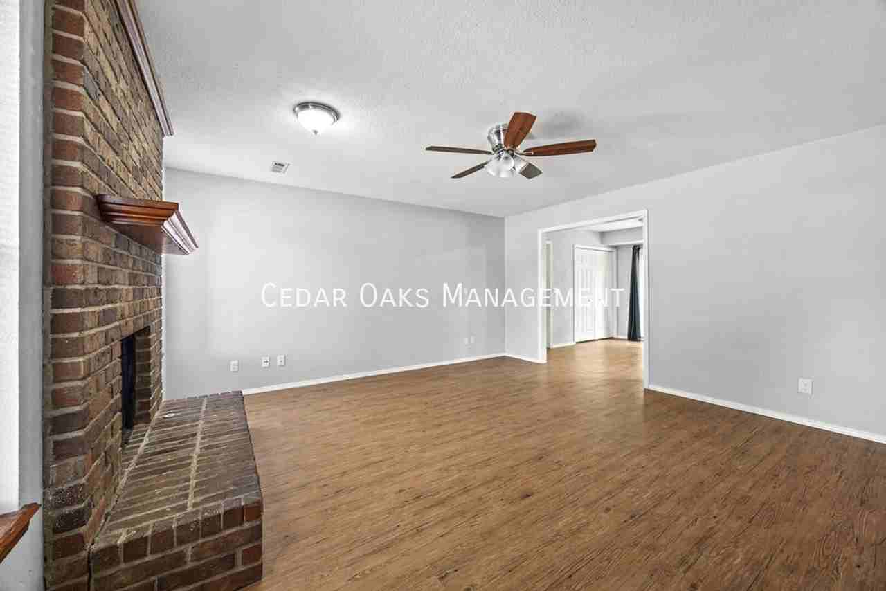 1230 S Sherman Ave - Photo 6 of 23