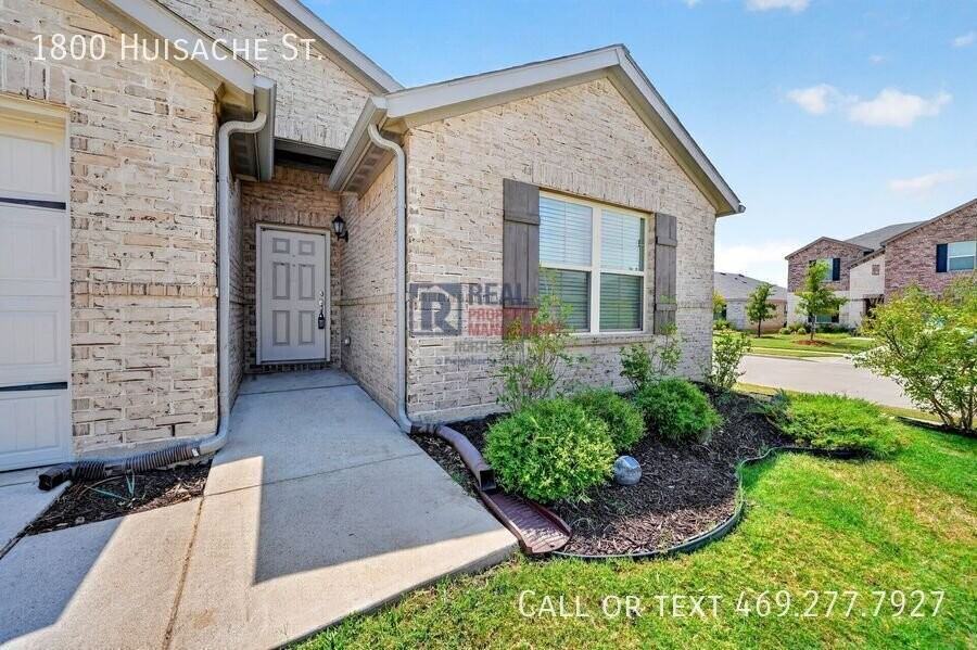 1800 Huisache St - Photo 2 of 41