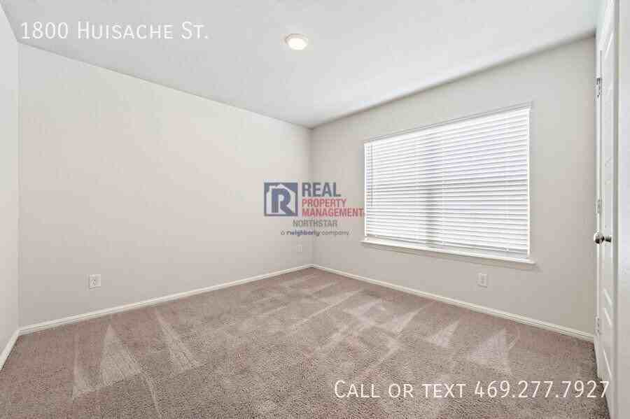 1800 Huisache St - Photo 5 of 41