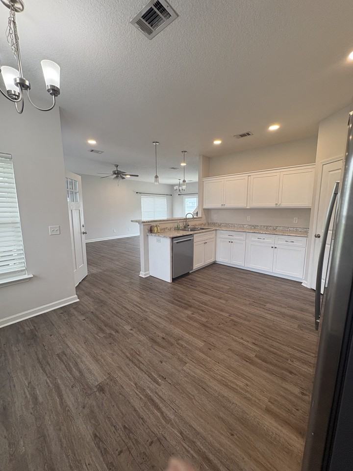 369 Pecan Point Dr - Photo 2 of 28
