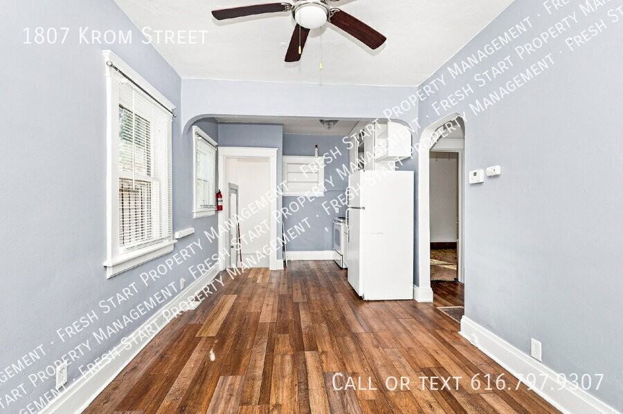 1807 Krom St - Photo 3 of 9
