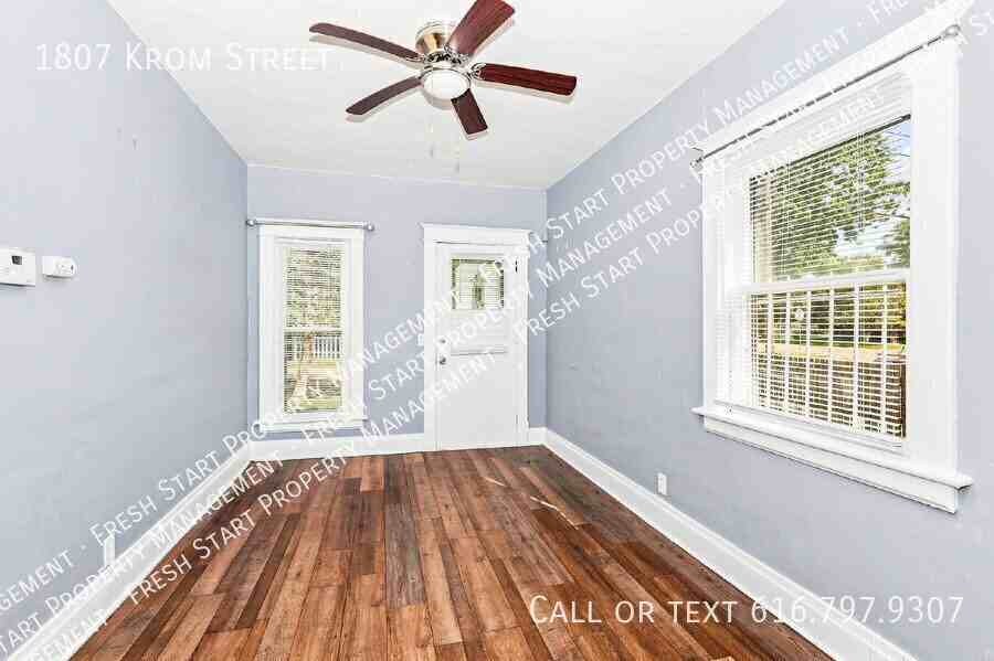 1807 Krom St - Photo 4 of 9