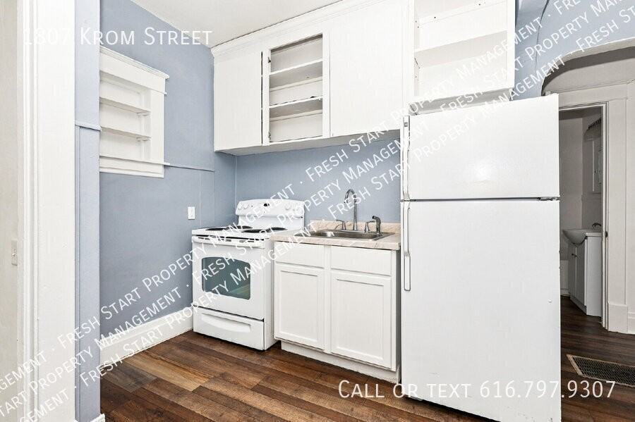1807 Krom St - Photo 5 of 9