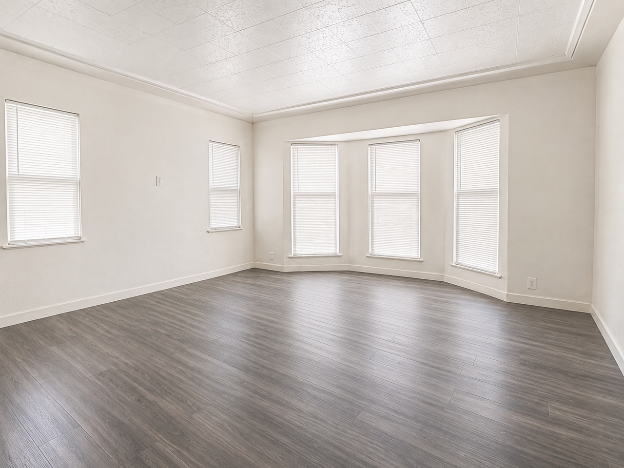 1114 S Atlantic Blvd - Photo 4 of 9