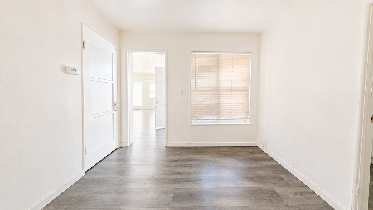 1114 S Atlantic Blvd - Photo 5 of 9