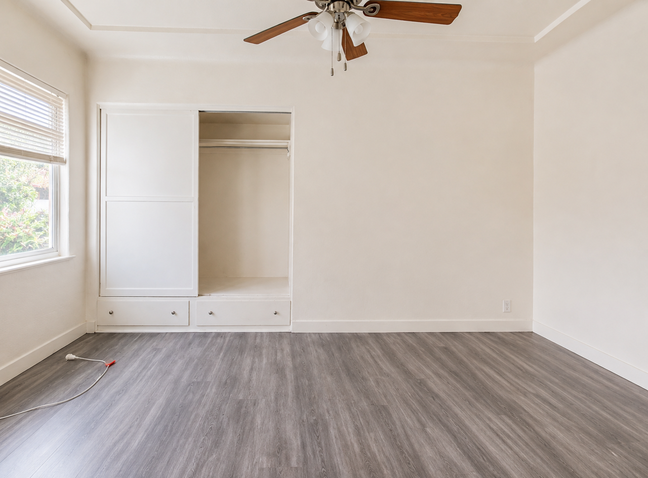 1114 S Atlantic Blvd - Photo 6 of 9