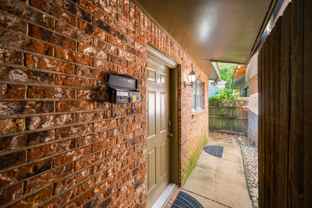 712 19th St #B - Photo 1 of 1