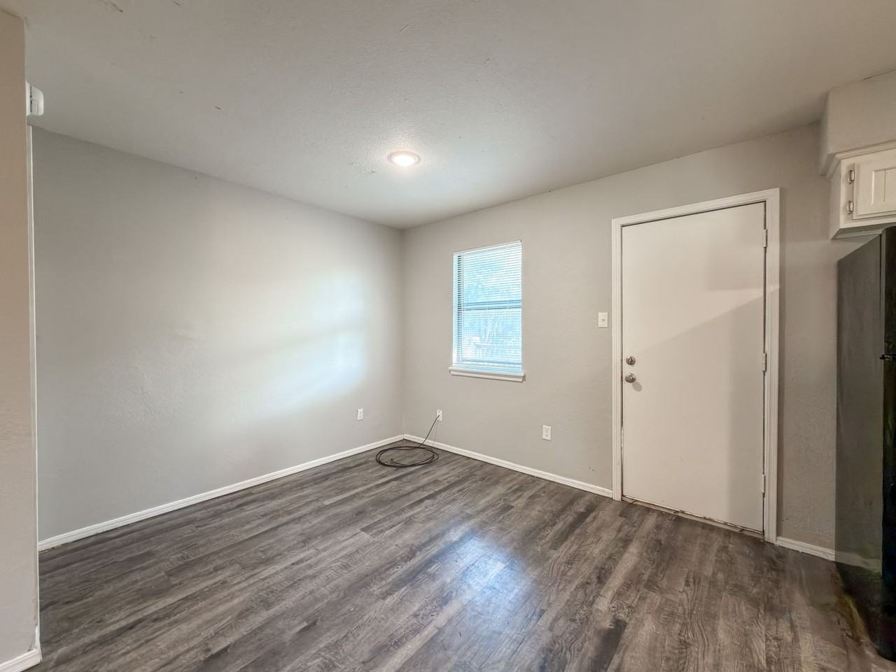 1139 W Denver St - Photo 4 of 14
