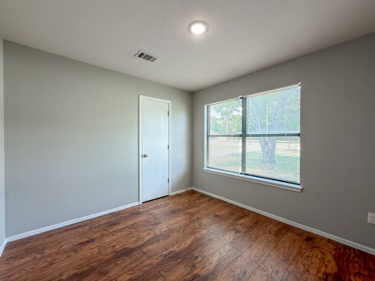 1139 W Denver St - Photo 7 of 14