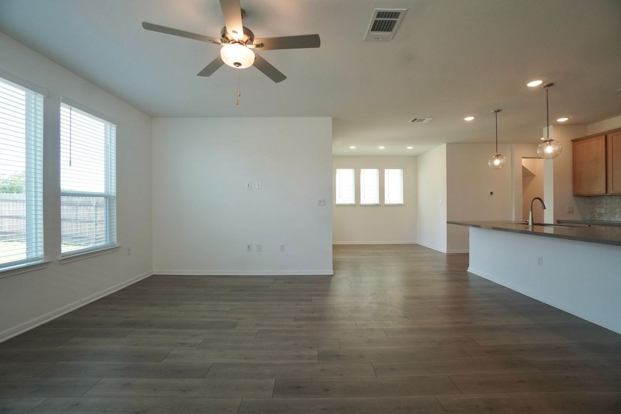 1610 Iberville Dr - Photo 4 of 40