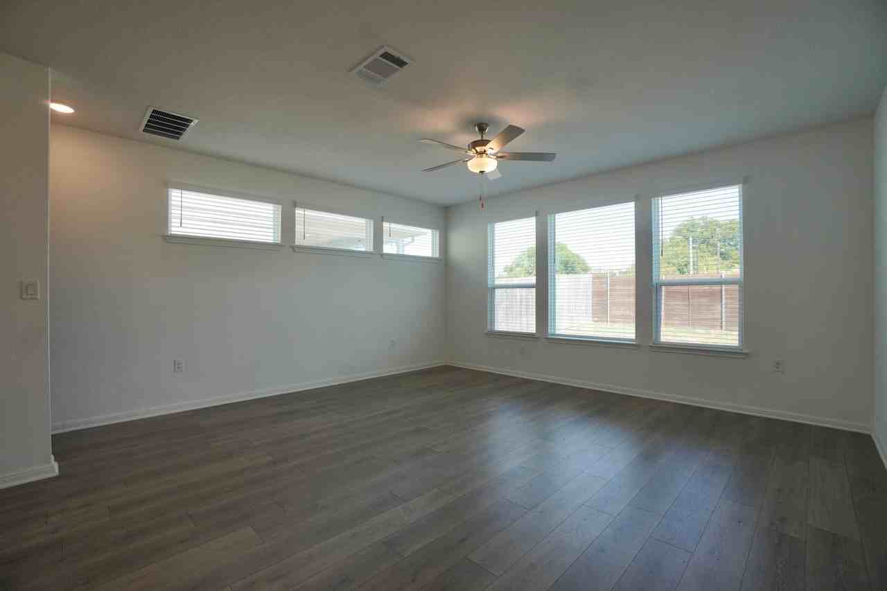 1610 Iberville Dr - Photo 5 of 40