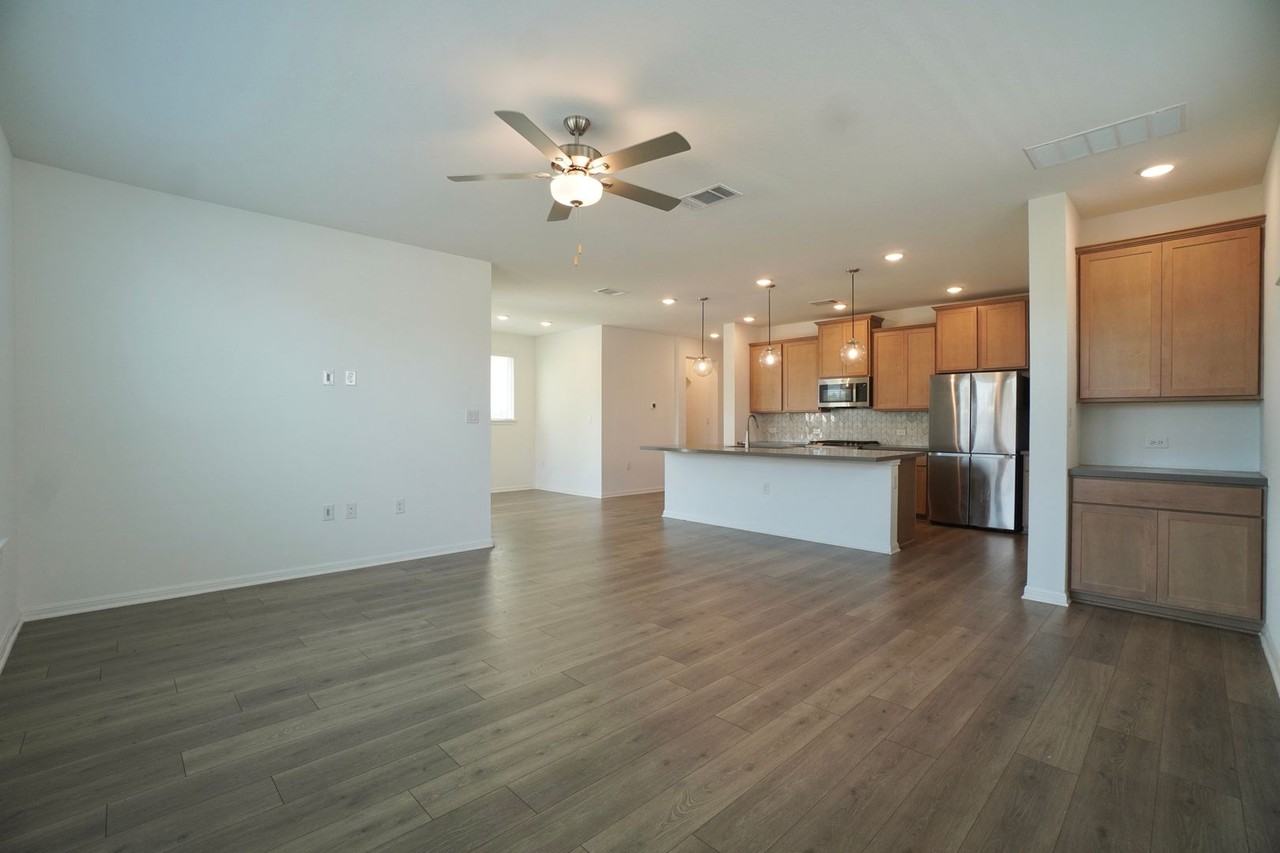 1610 Iberville Dr - Photo 6 of 40