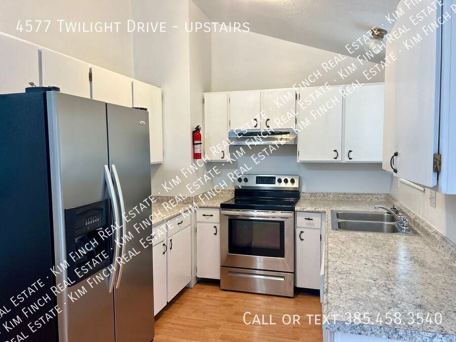 4577 W Twilight Dr - Photo 4 of 11