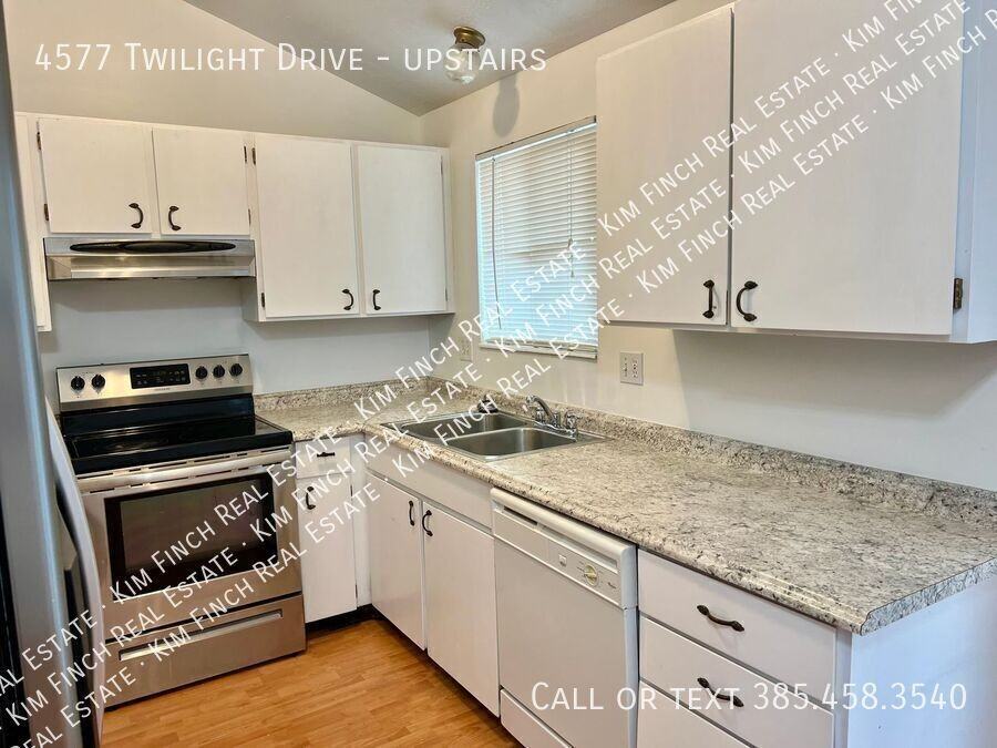 4577 W Twilight Dr - Photo 5 of 11