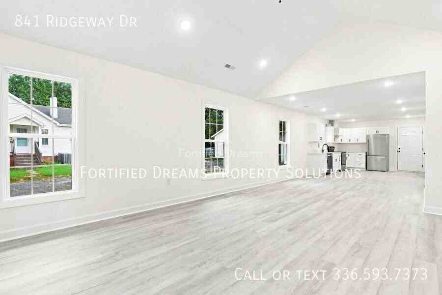 841 Ridgeway Dr