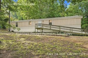 featured image of 1328 Crestwood Ln