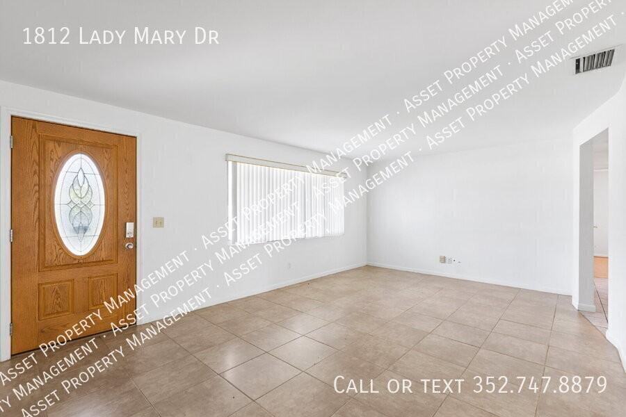 1812 Lady Mary Dr - Photo 5 of 35