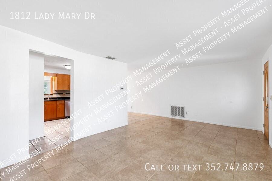 1812 Lady Mary Dr - Photo 6 of 35