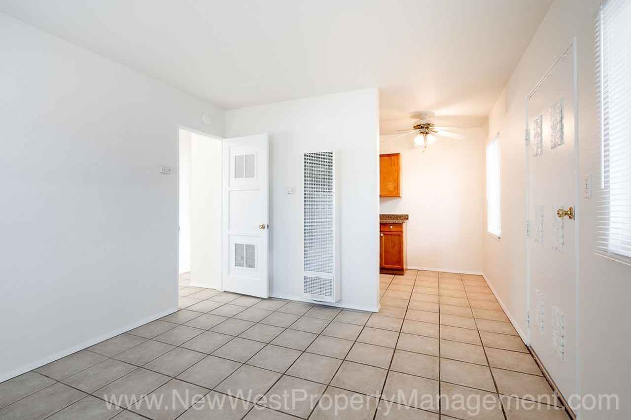 553 22nd St - Photo 4 of 14