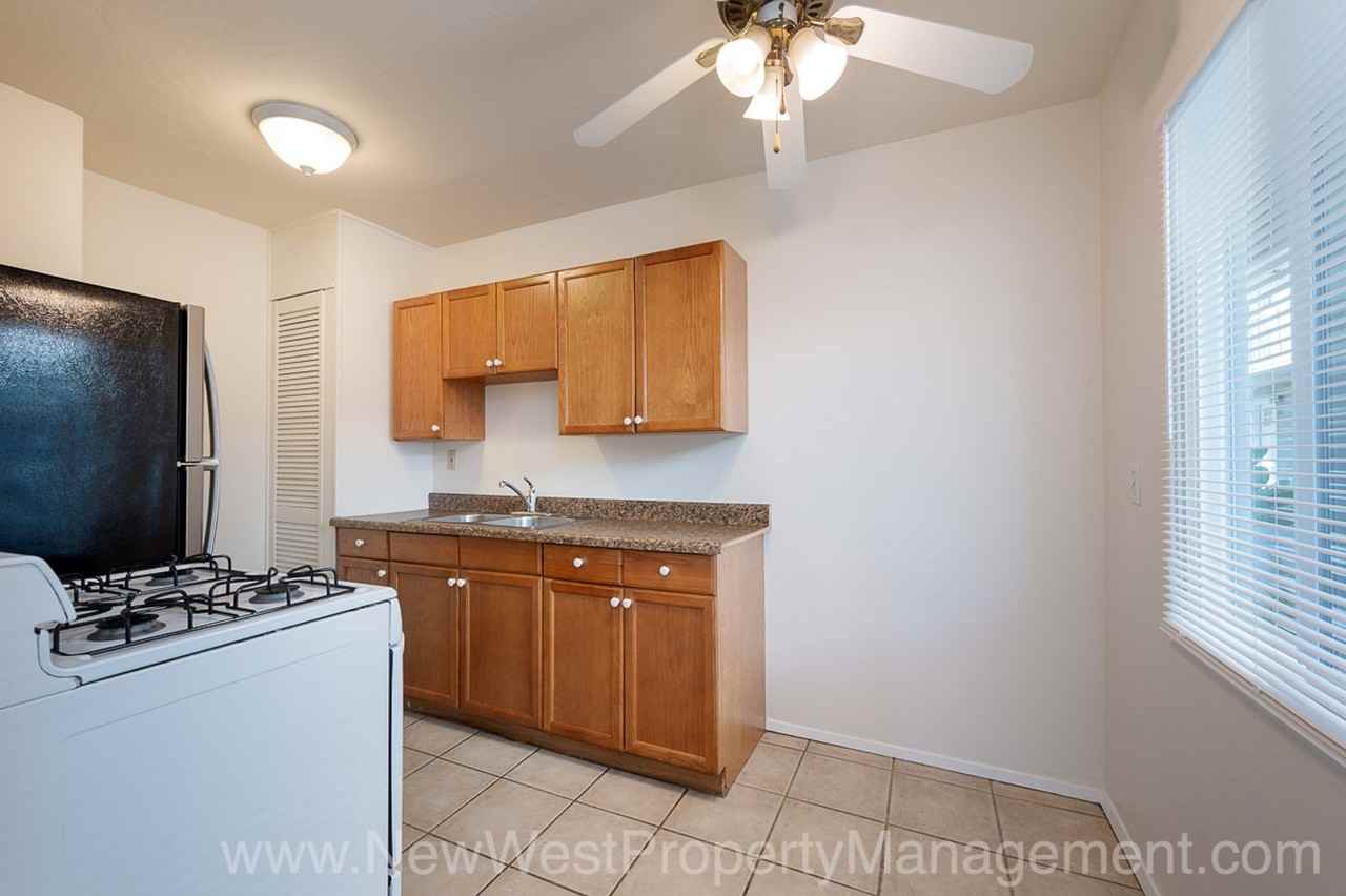 553 22nd St - Photo 5 of 14