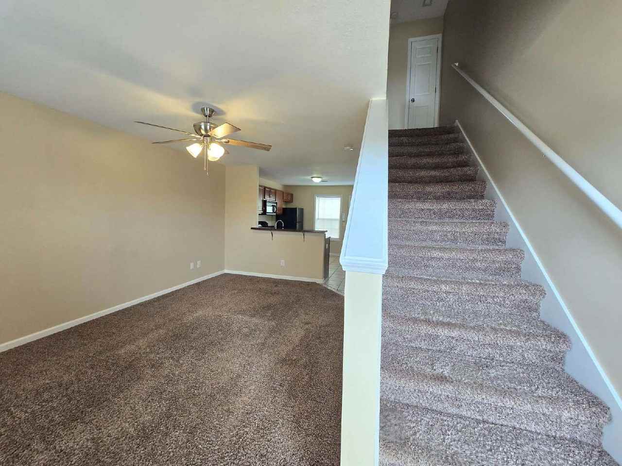 5 Black Jack Way Apt D - Photo 2 of 14