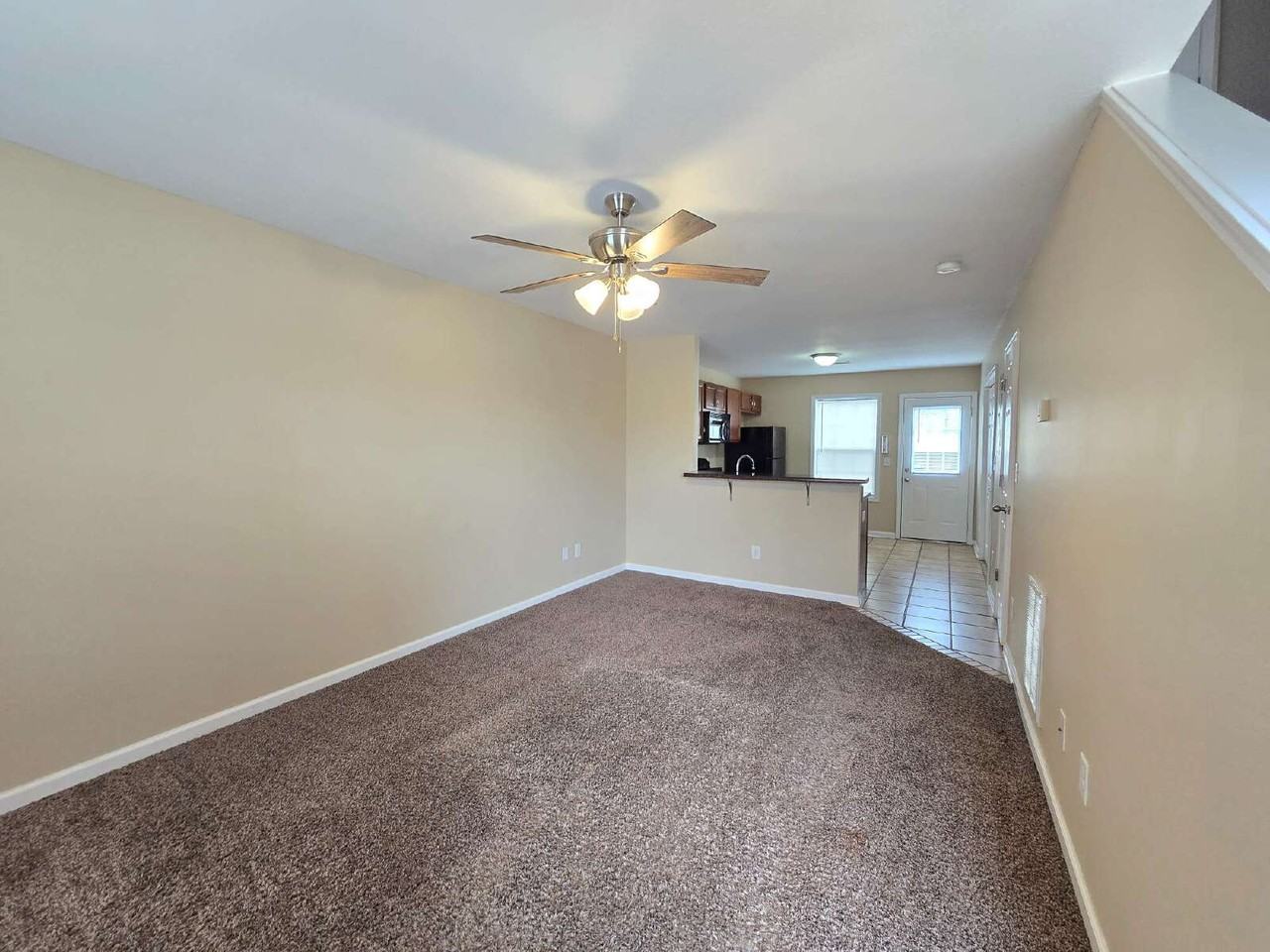 5 Black Jack Way Apt D - Photo 3 of 14