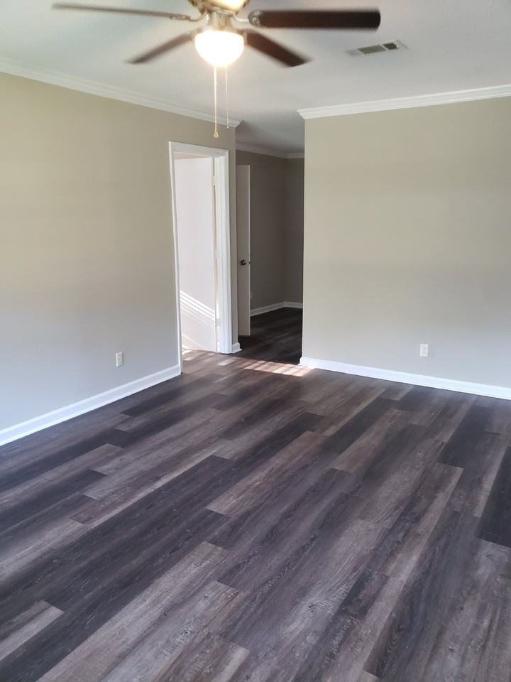 646 Lee Rd - Photo 2 of 14