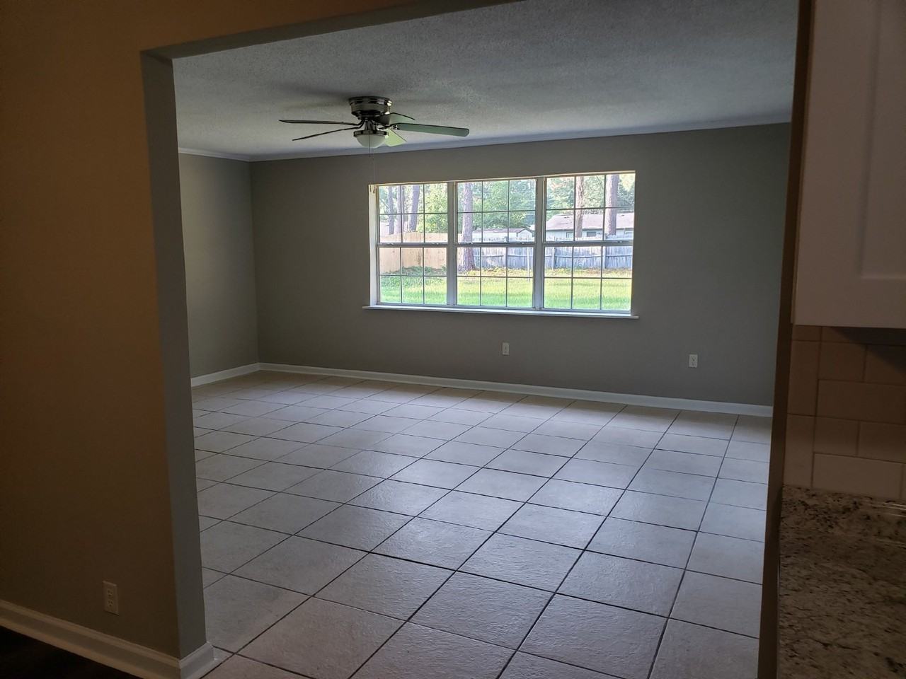 646 Lee Rd - Photo 6 of 14