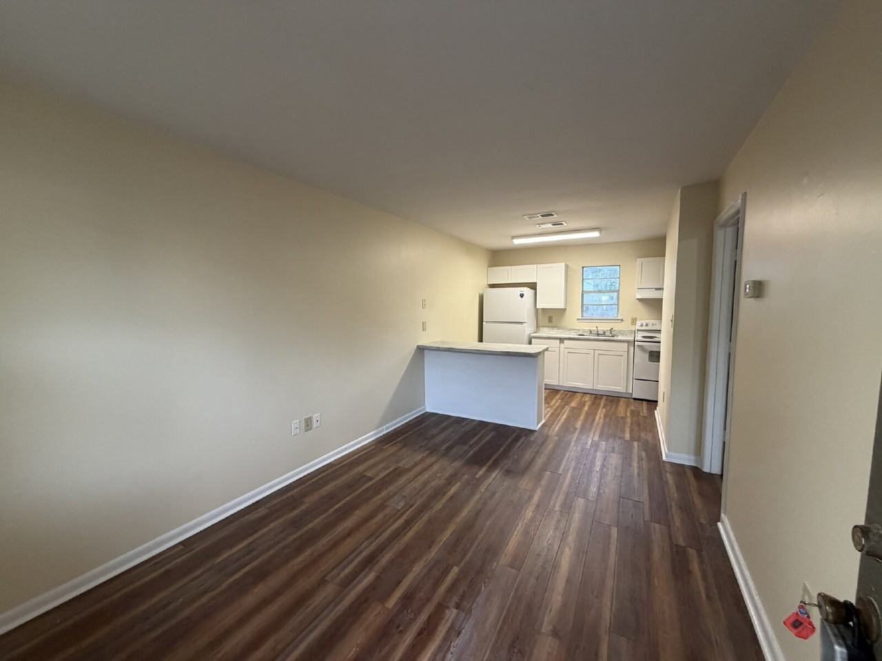 215 Darsey Rd - Photo 2 of 5