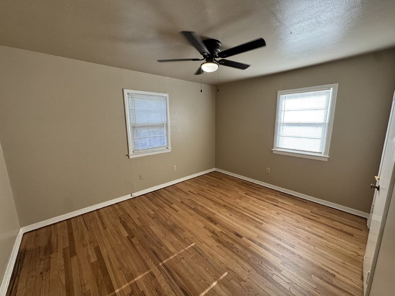 3018 38th St - Photo 5 of 8