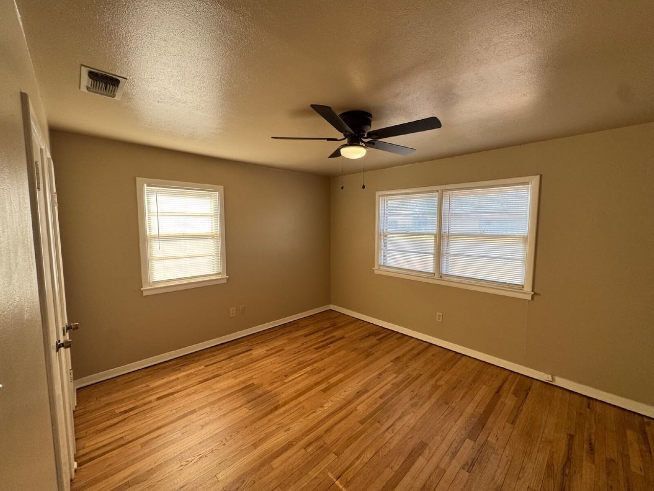 3018 38th St - Photo 6 of 8