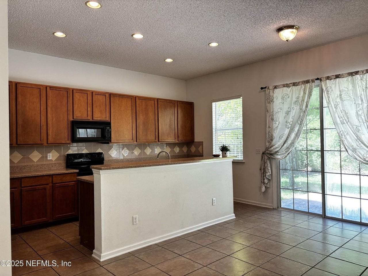 872 Collinswood Dr - Photo 7 of 21