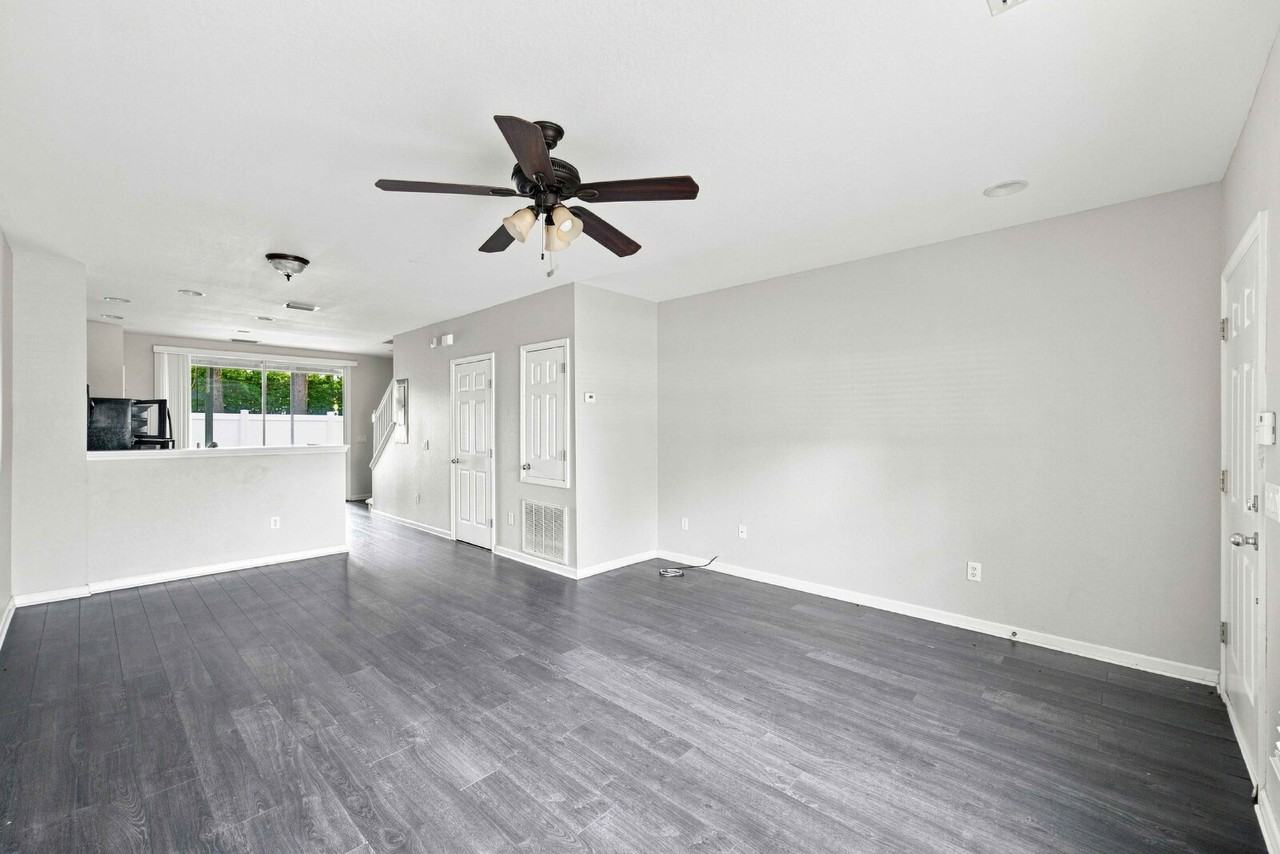4434 Sw 49th Ave - Photo 3 of 19