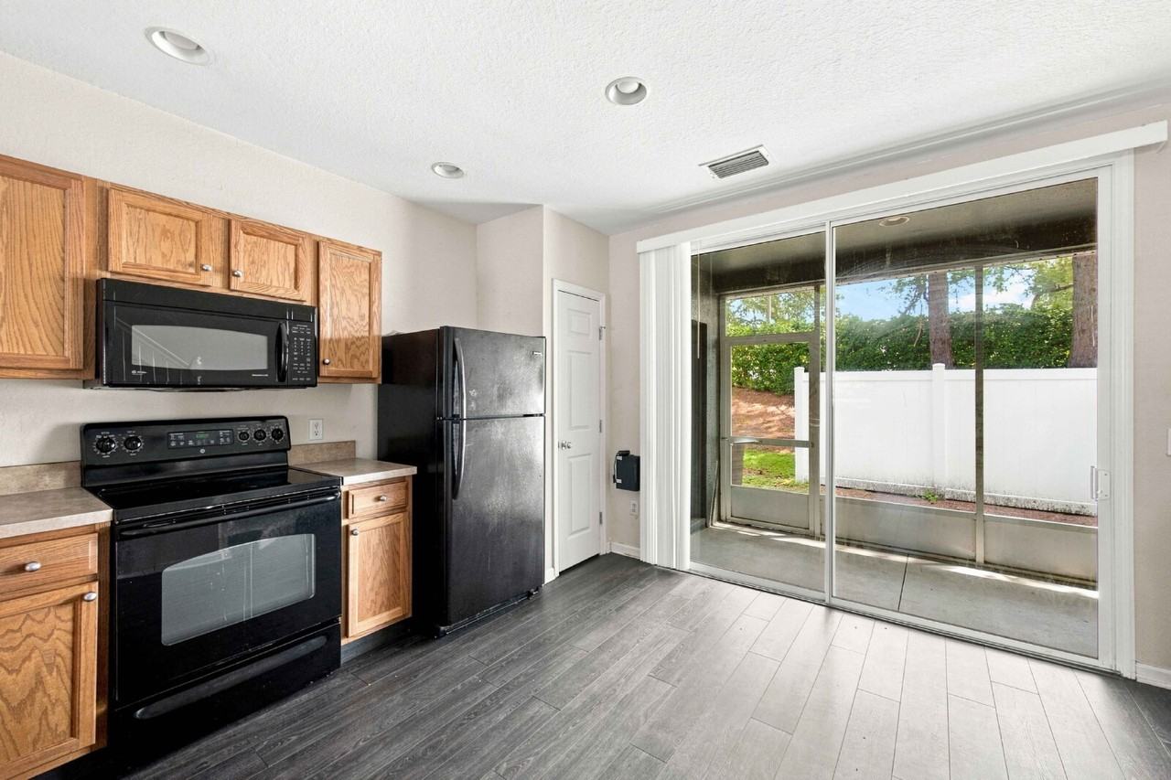 4434 Sw 49th Ave - Photo 4 of 19