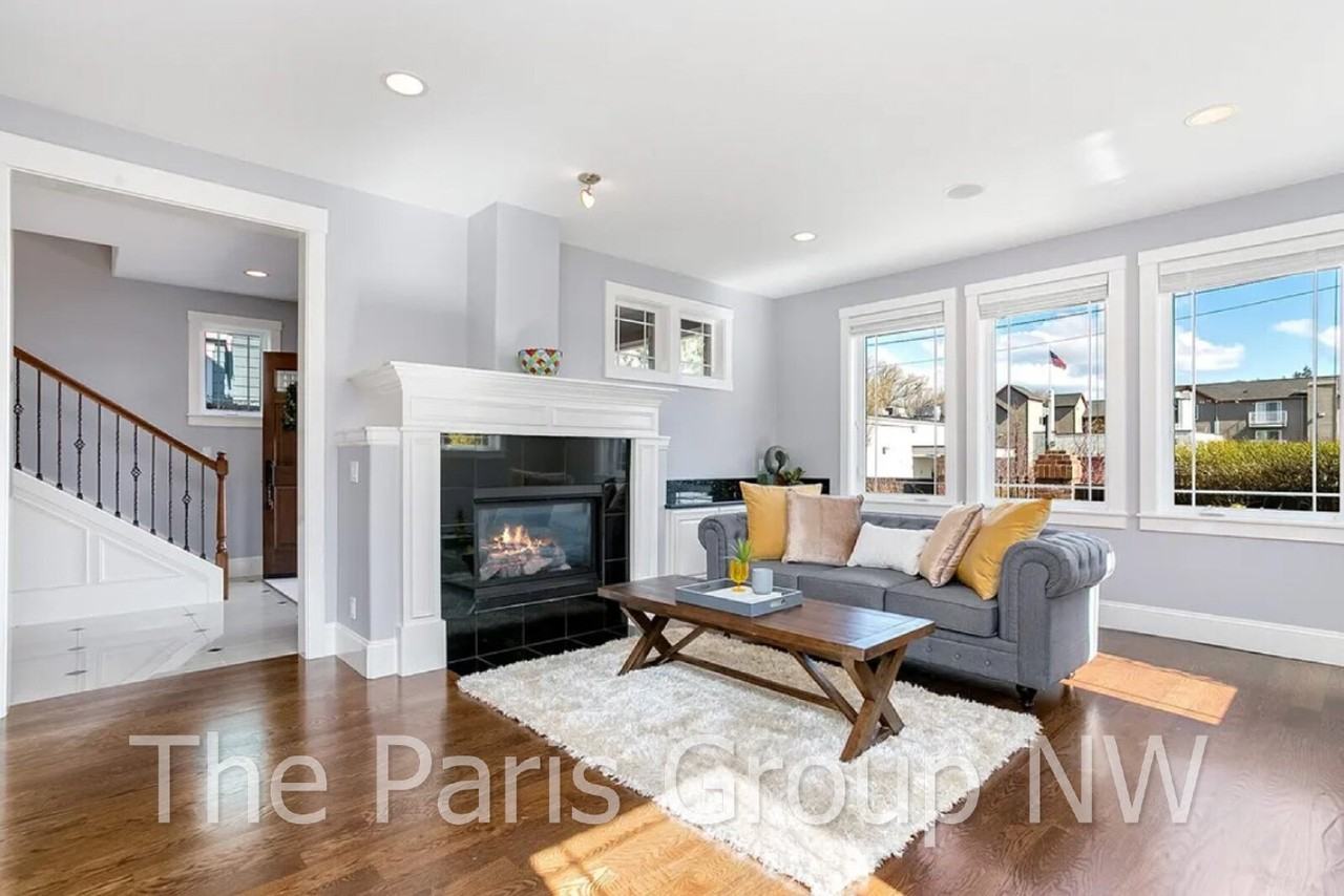 2415 34th Ave W - Photo 4 of 37