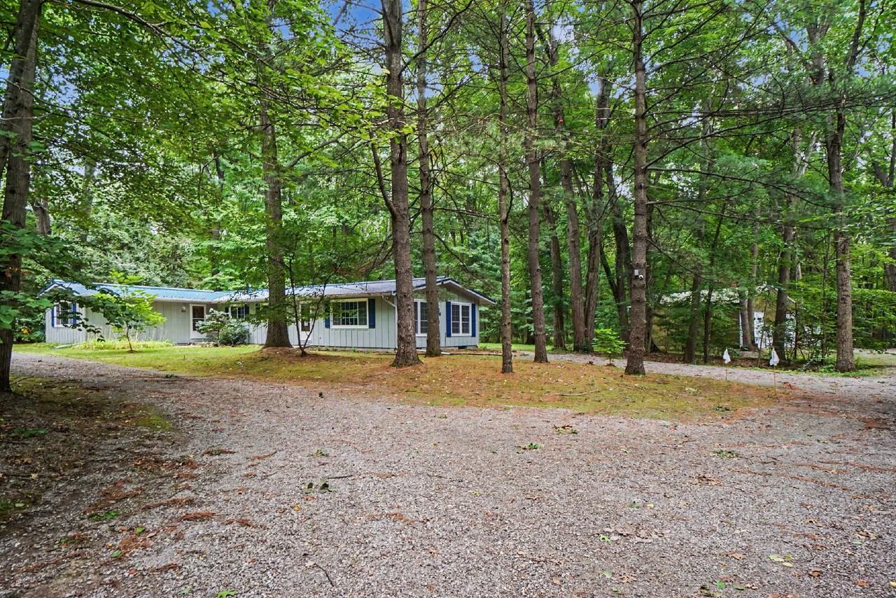 826 E Oakridge Ct - Photo 2 of 14