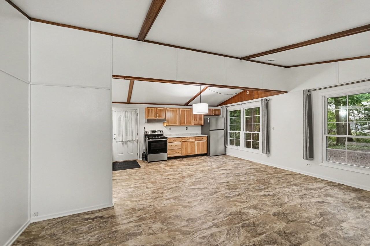826 E Oakridge Ct - Photo 4 of 14