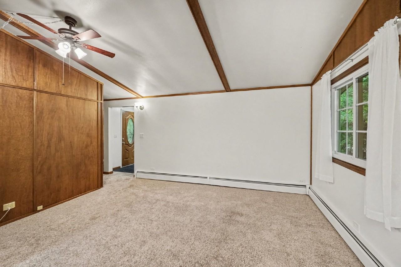 828 E Oakridge Ct - Photo 5 of 12
