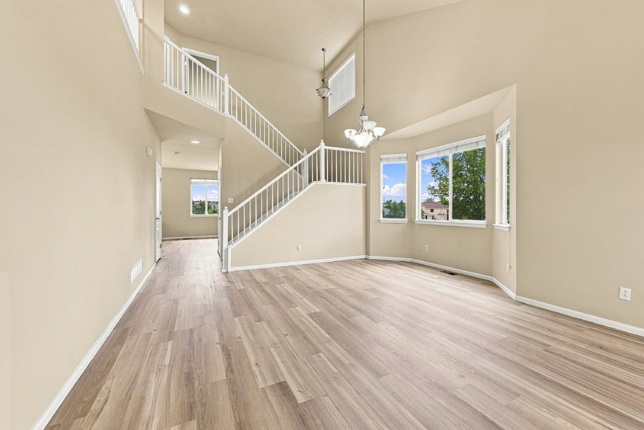 15830 Abbeylara Ln - Photo 4 of 45