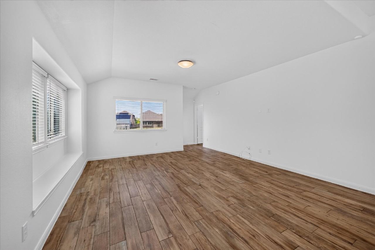 1261 Rosebush Rd - Photo 7 of 29