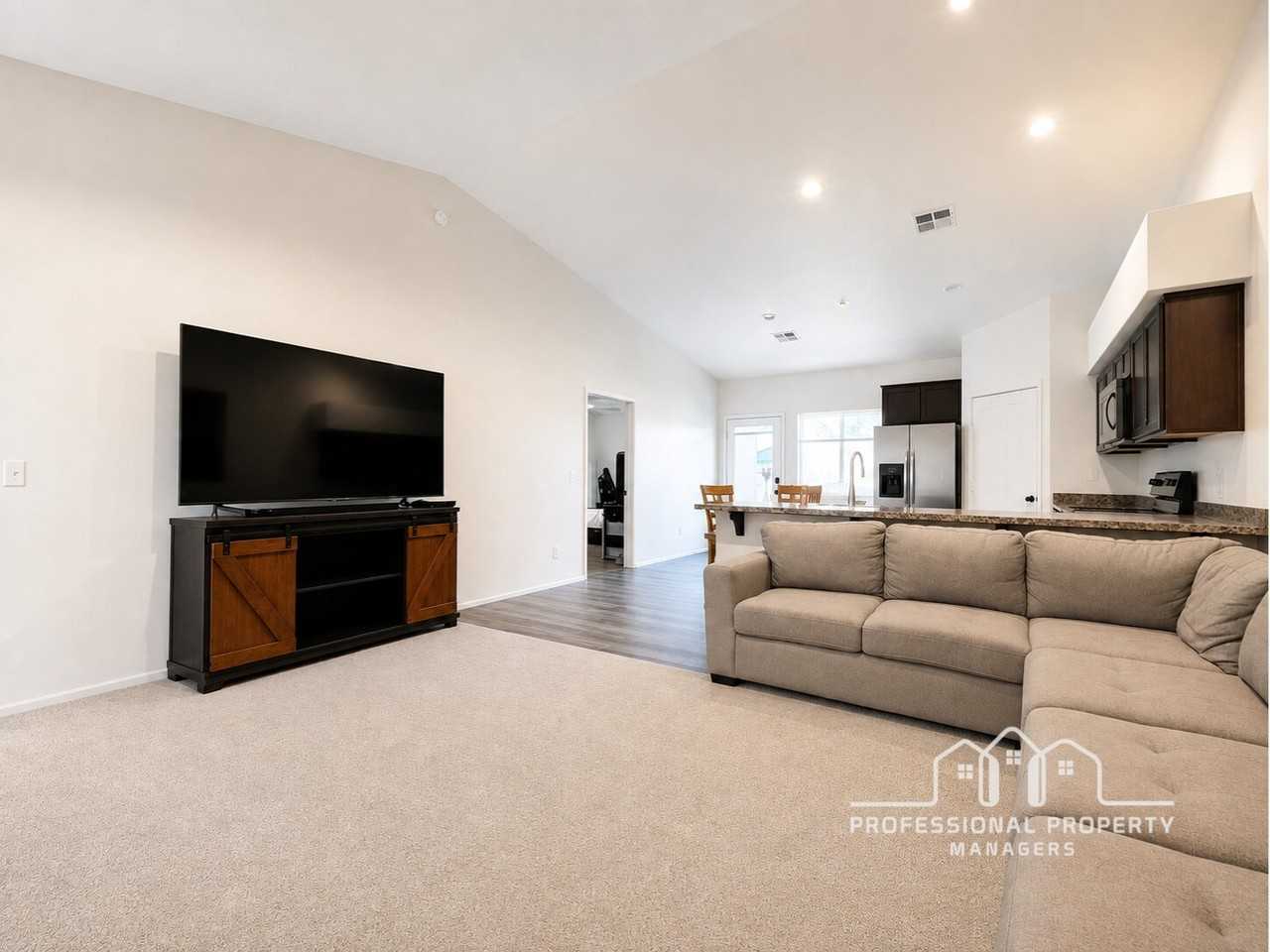 3633 S Desert Sky Dr - Photo 4 of 21