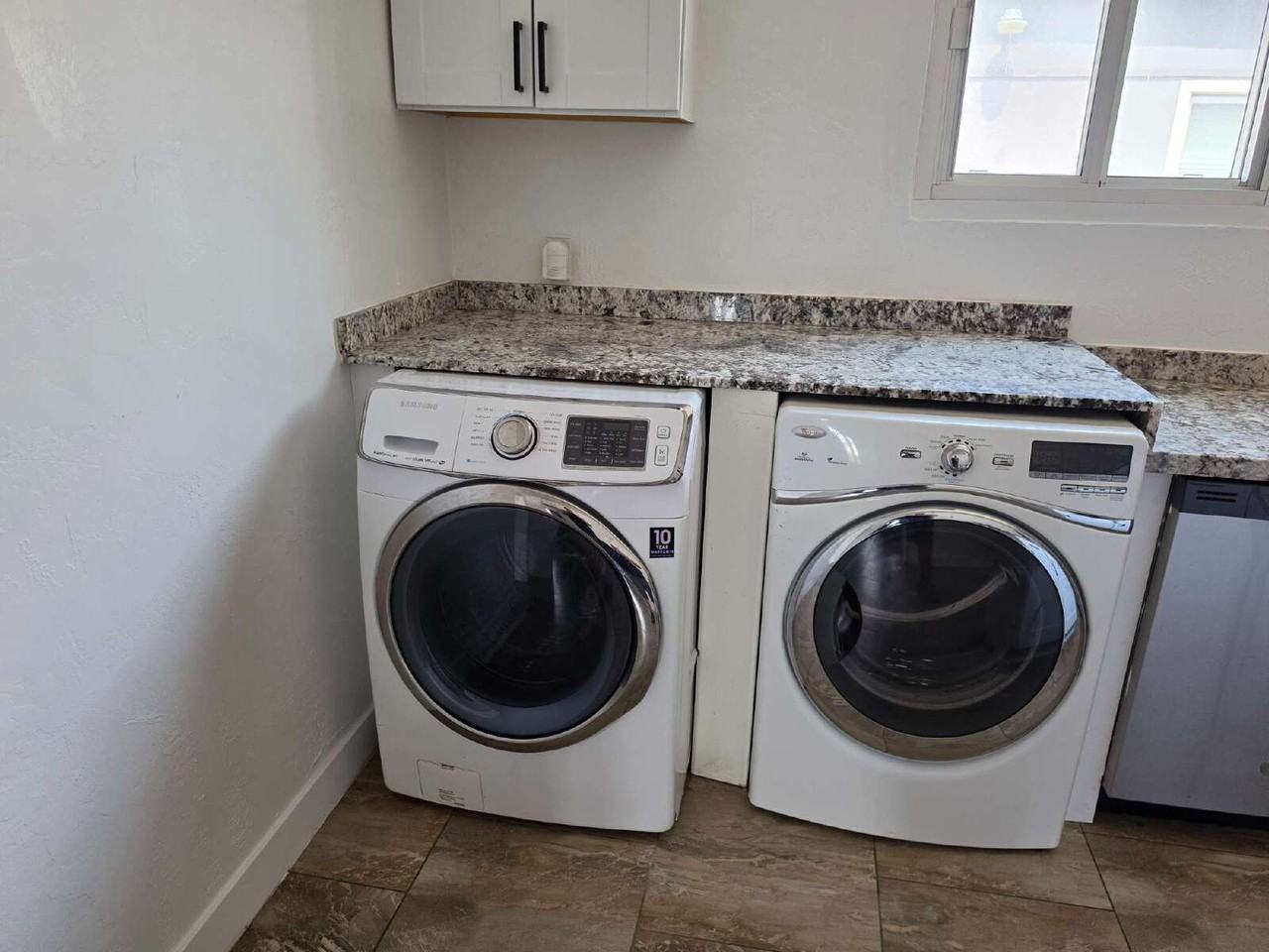 1015 S 1st Ave #A - Photo 7 of 18