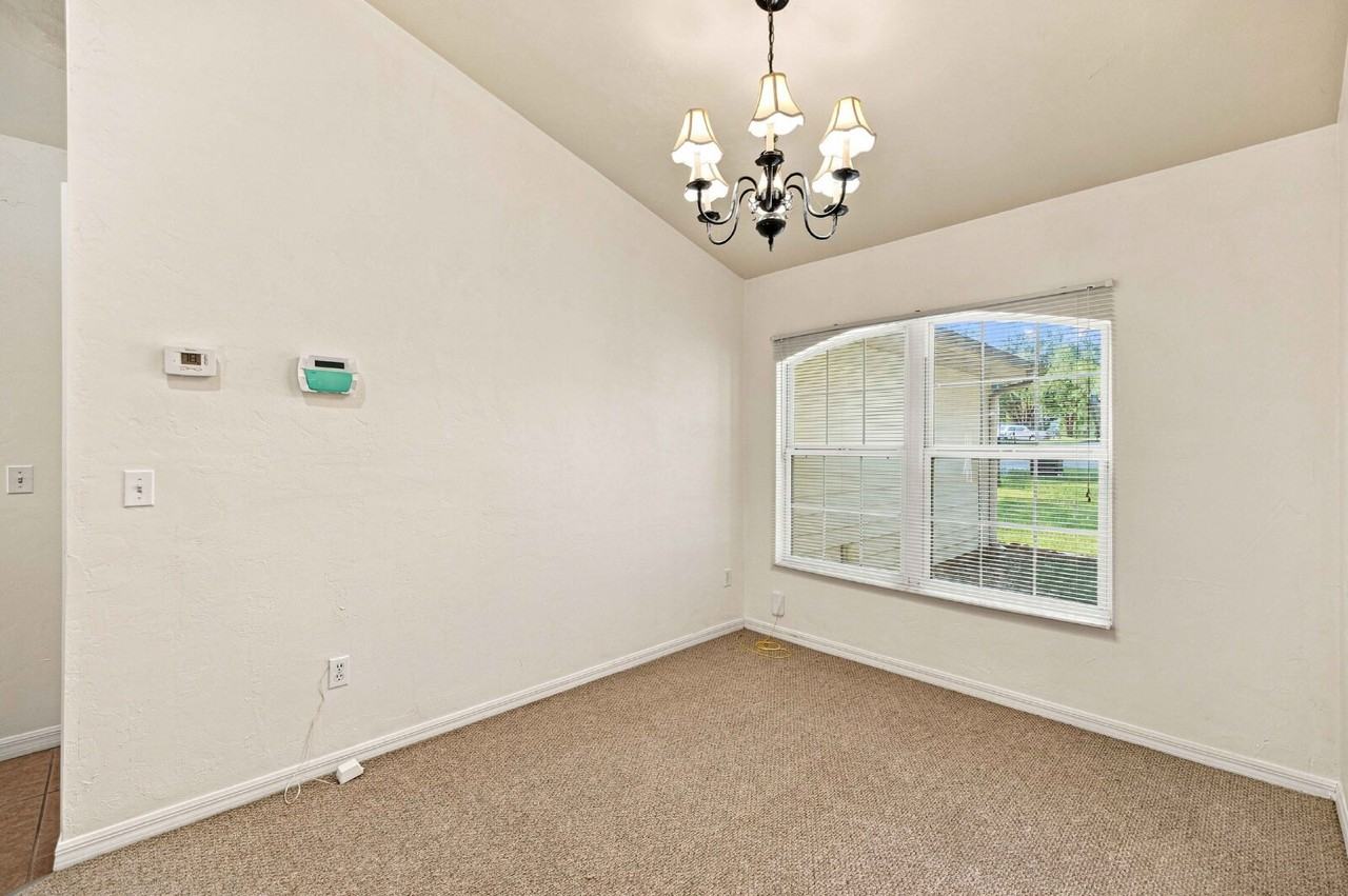 10 Alexis Ct - Photo 4 of 27