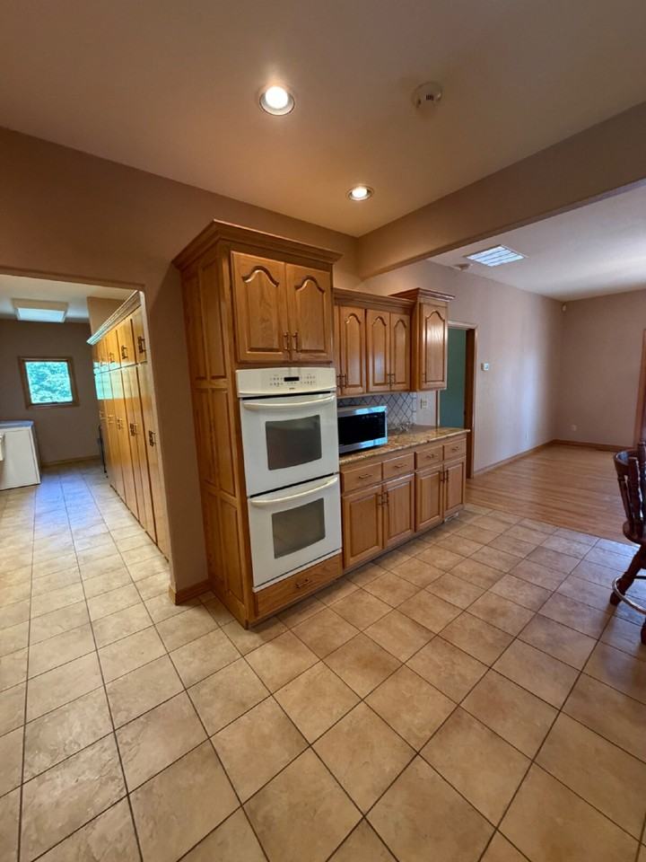 2130 Carlton Rd - Photo 7 of 46