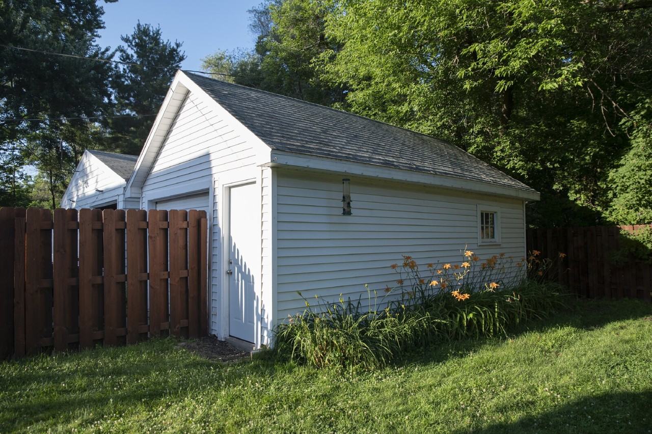 2531 6th St - Photo 5 of 34