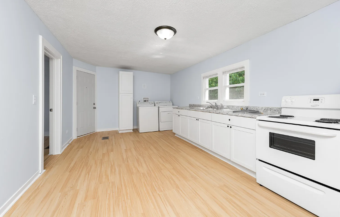1044 Muskegon Ave Nw #2 - Photo 4 of 19