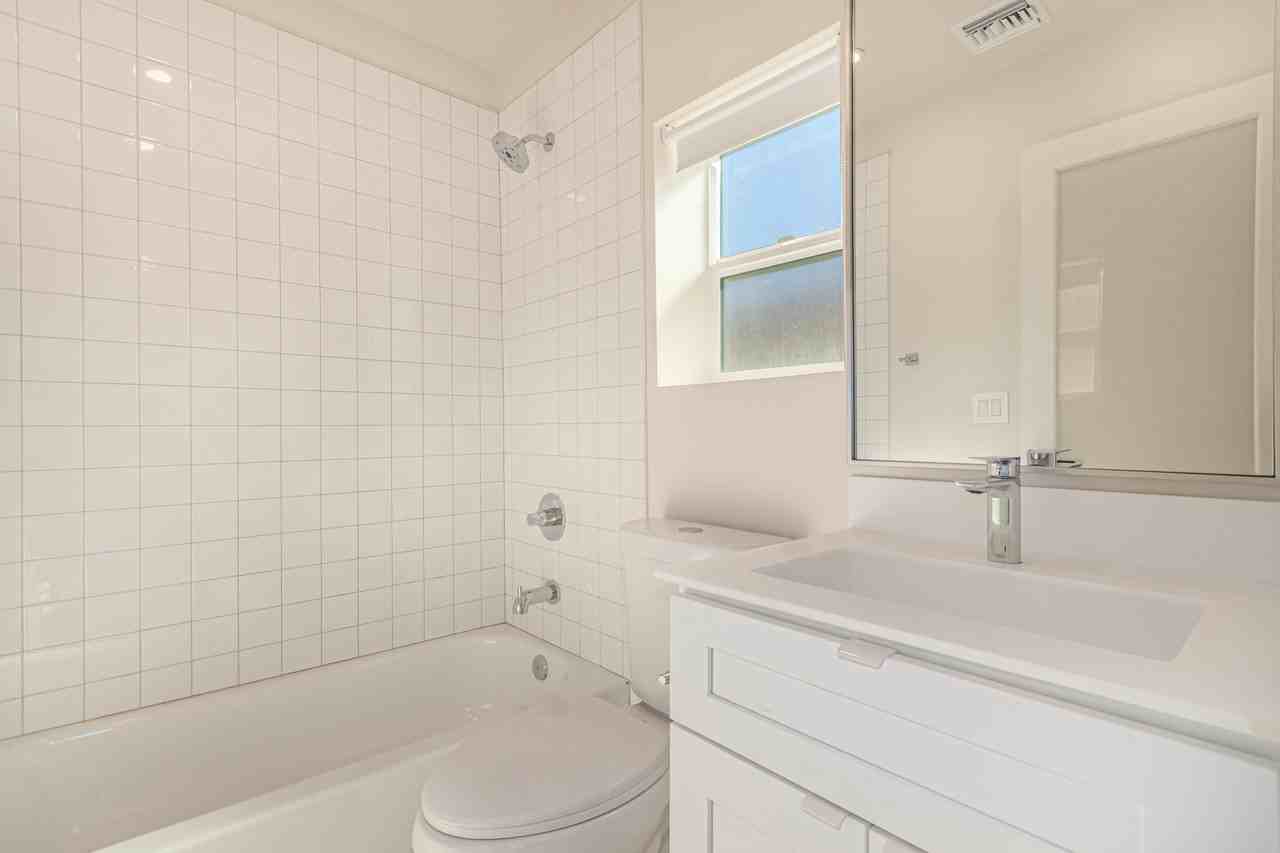 1223 E Hubbell St #1 - Photo 4 of 14